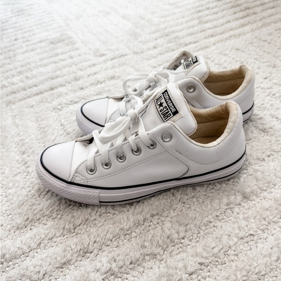 Converse Unisex White Leather Sneaker - M Size 5 W Size 7 - Picture 4 of 7